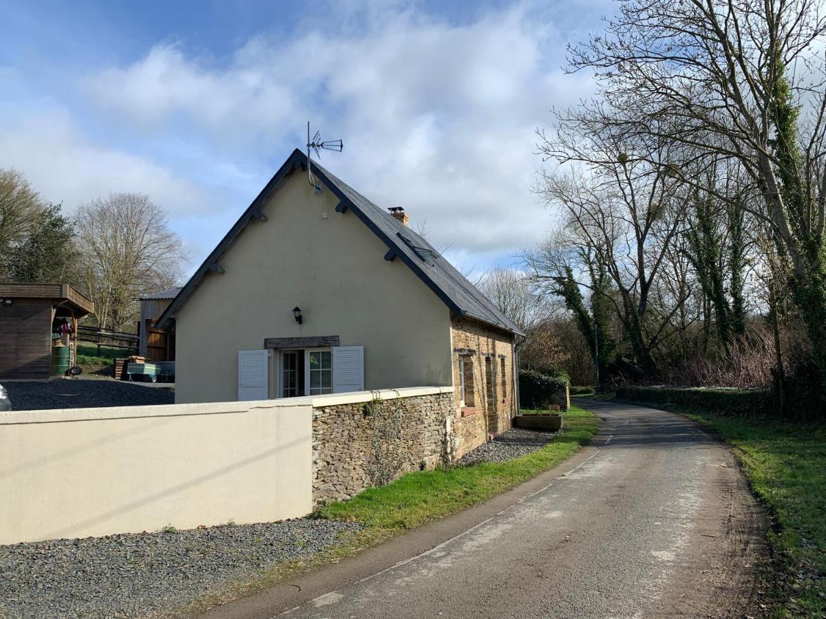 Gite " La Petite Maison" Livry  エクステリア 写真
