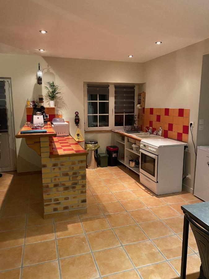 Gite " La Petite Maison" Livry  エクステリア 写真